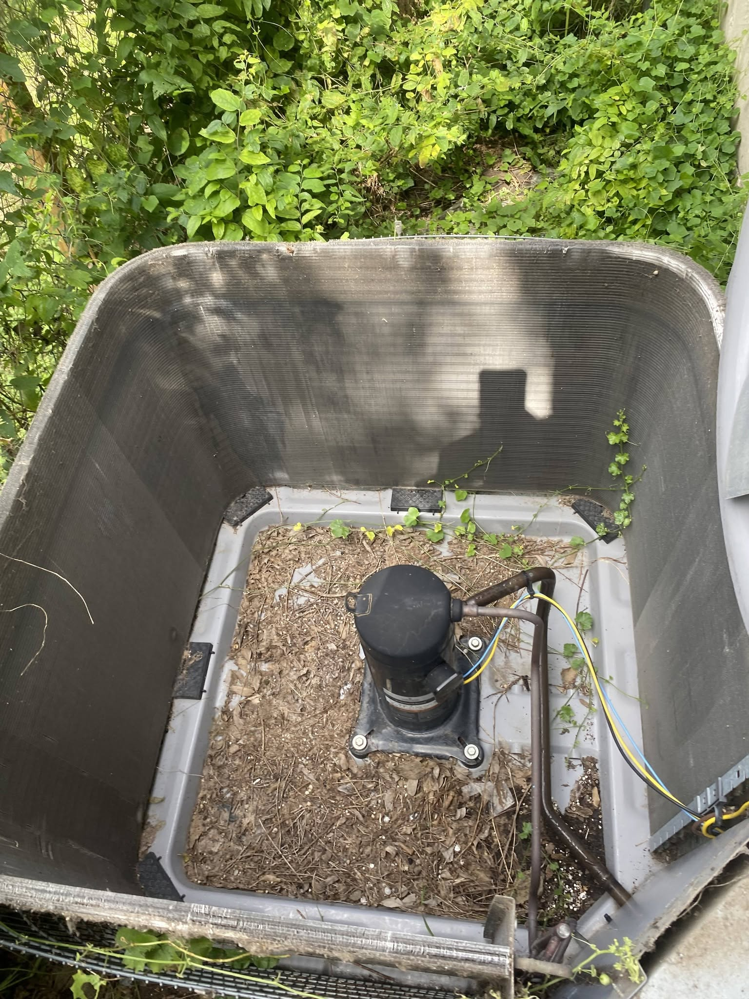 Condenser coil before deep cleaning
